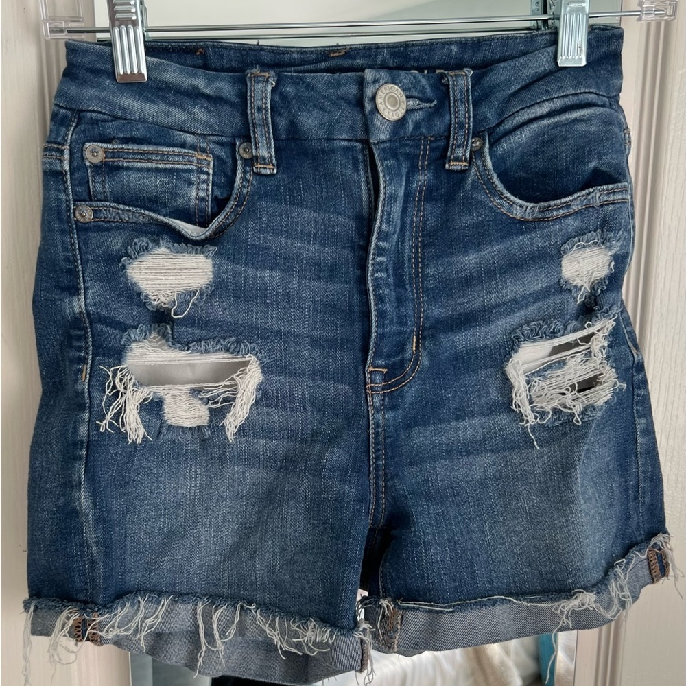 American Eagle distressed blue jean shorts